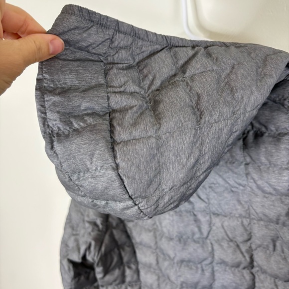 The North Face Women’s Gray Hooded Thermoball Hooded Puffer Coat Size Medium - Picture 4 of 11